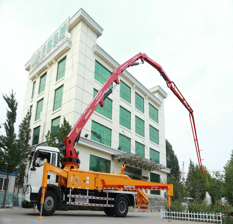 Q小型混凝土泵車。天泵，混凝土泵車