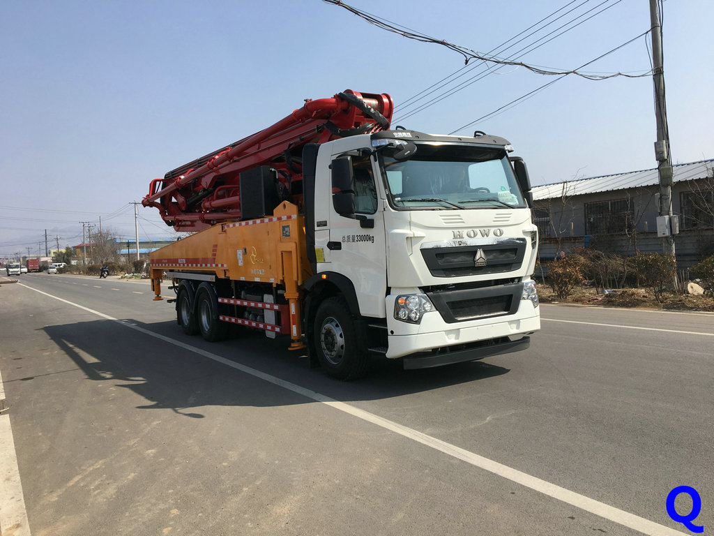 臂架泵車(chē) 小型混凝土泵車(chē) 小型泵車(chē) 天泵