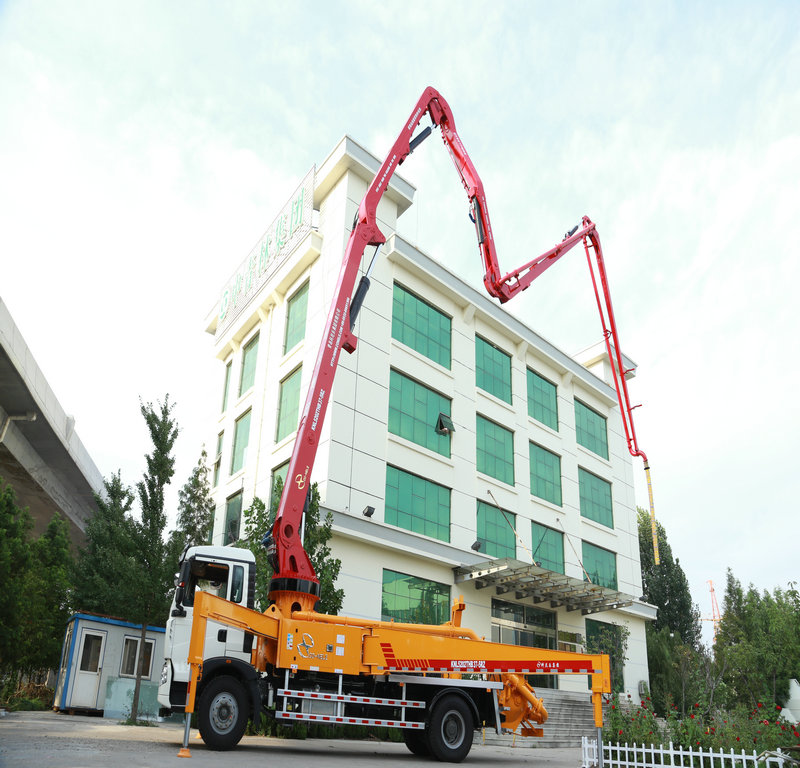 小型混凝土泵車，小型泵車，天泵