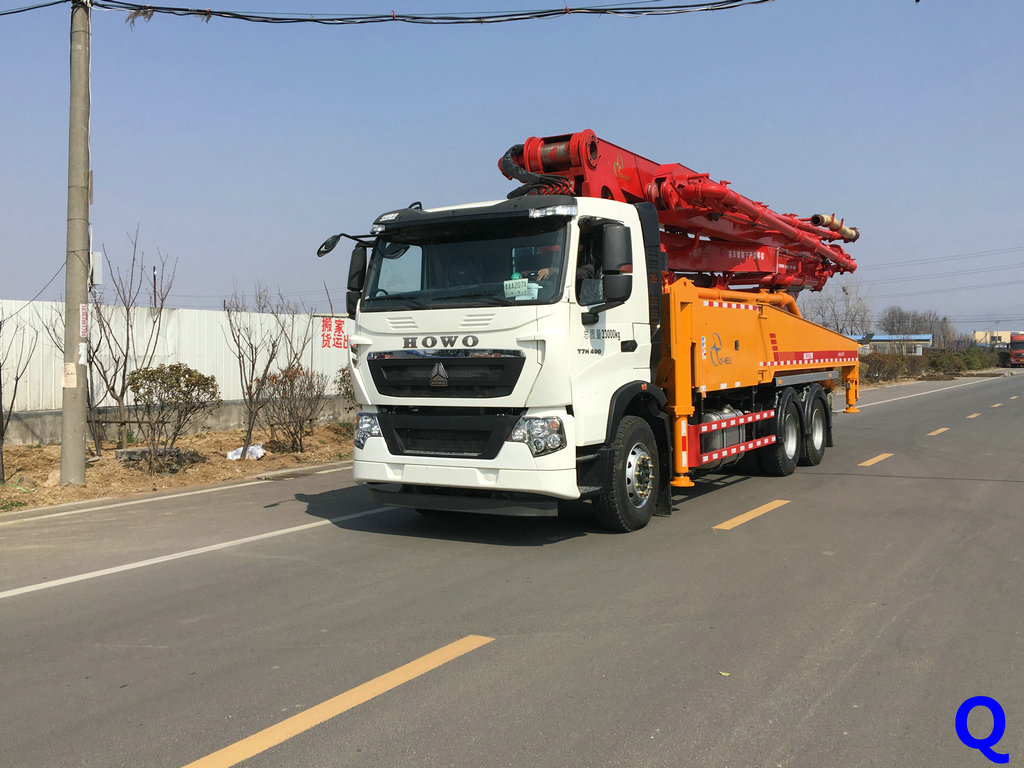 小型混凝土泵車，青島科尼樂(lè)混凝土泵車，天泵，