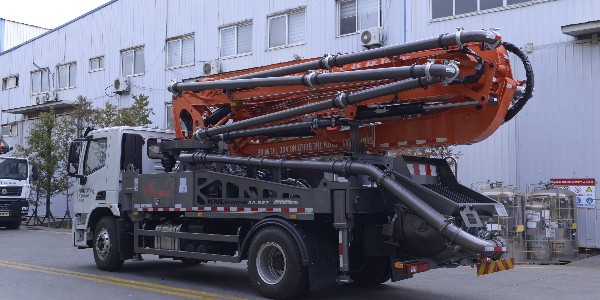 由于機(jī)械設(shè)備需求多樣，更多小型泵車針對農(nóng)村市場而展現(xiàn)