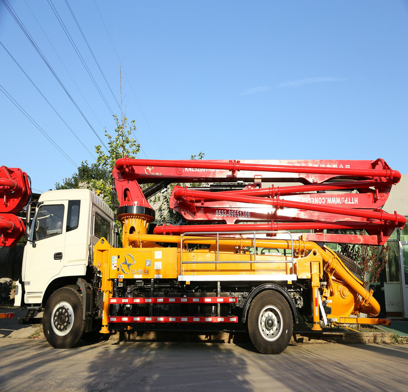 小型混凝土泵車，混凝土泵車，天泵，小型泵車