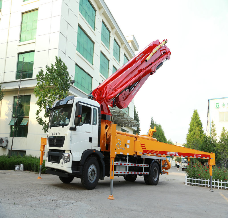 混凝土臂架泵車，小型混凝土泵車，天泵，泵車，小型泵車